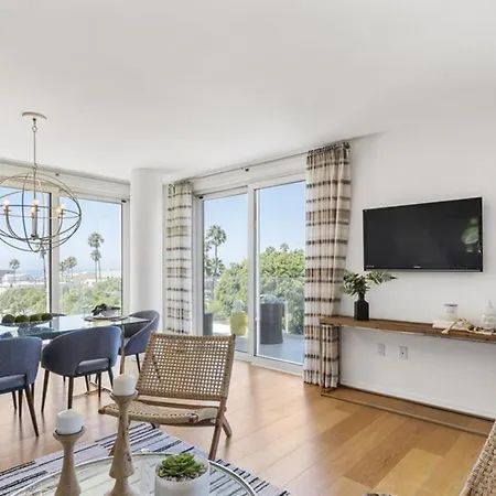 Two Bedrooms Floor To Ceiling Wrap-Around Windows